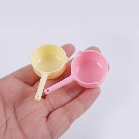 Mestolo Per Acqua In Miniatura Simulazione Cucchiaio Di Plastica Accessori Per Cucina Casa Delle Bambole Giocattolo Per Bambini Colori Macaron