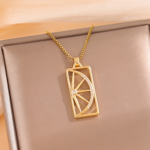 Rechteck Anhänger Halskette Edelstahl 18K Vergoldet Zirkonia Himmlischer Mond Stern Elegant Für Damen