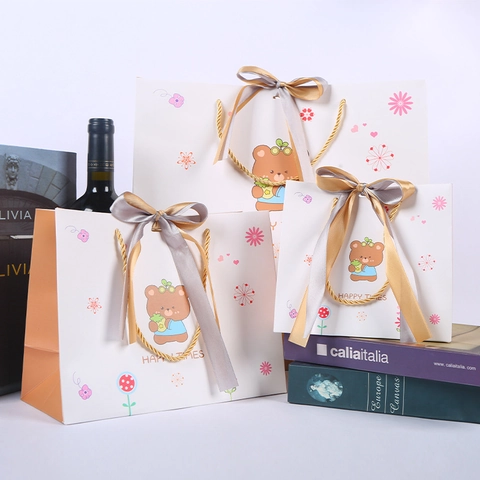 Cartoon Bear Gift Bags White Cardboard Handheld Handle Ribbon Bow Cute Packaging For Birthday Party Childrens Day