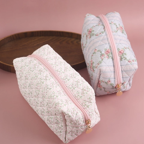 Quilted Floral Cosmetic Bag Large Capacity Travel Skincare Organizer Portable Fabric Makeup Pouch Women Pastoral Style