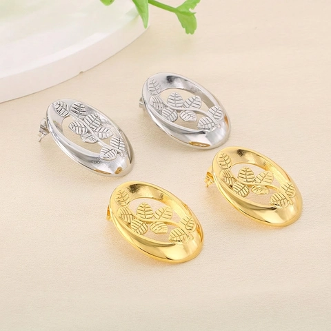 Stainless Steel Oval Hollow Leaf Pattern Earrings Vintage Geometric Studs Retro Aesthetic Daily Wear Jewelry For Women