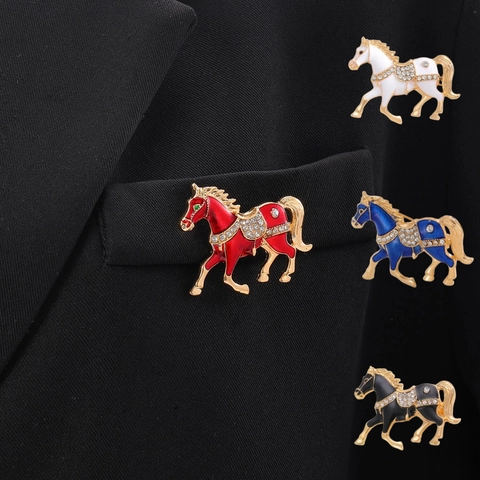 Moda Spilla a Forma di Cavallo in Smalto di Lega di Zinco Lussuosa Spilla per Animali Intarsiata con Strass per Donna Uomo Accessori per Abiti Gioielli