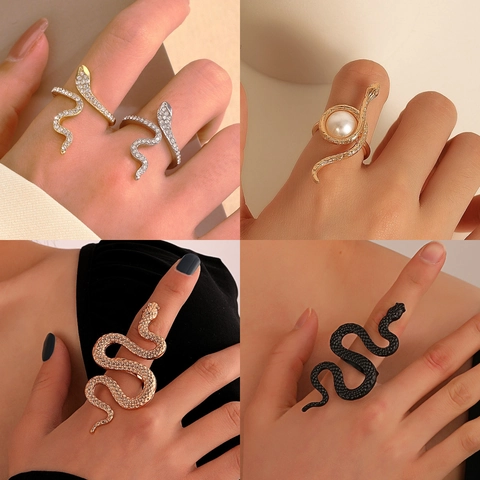 Vintage Copper Snake Ring For Women Rhinestone Inlaid Personalized Wrap Around Animal Finger Ring Gold Silver Black Fashion Jewelry