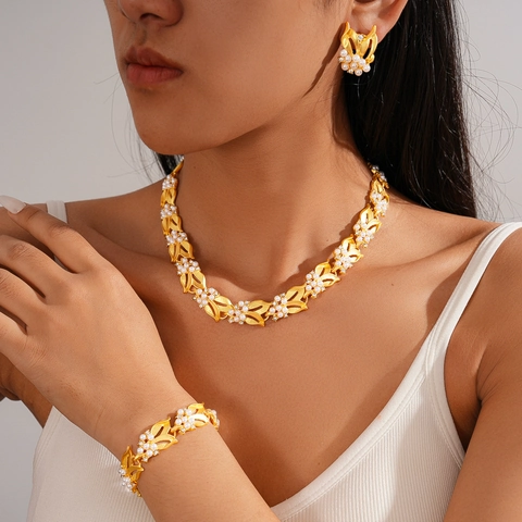 Collana Bracciale E Orecchini In Imitazione Perla Artificial Forma Di Foglia Con Perno In Argento Vintage Lusso Lega Rhinestone Donne