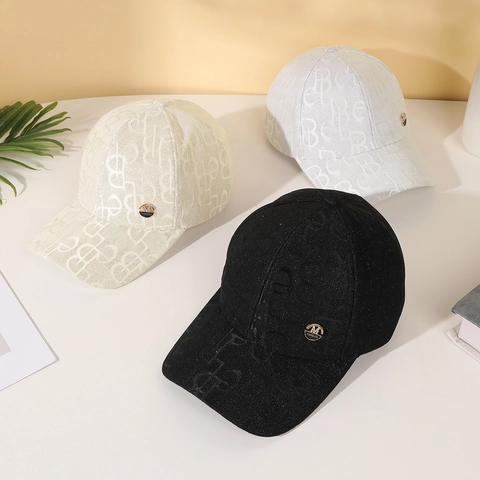 Mode Polyester Jacquard Baseballkappe Mit Strass M Abzeichen Buchstaben Druck Verstellbarer Sonnenhut Für Damen Outdoor Reisen