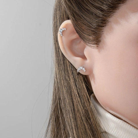 Orecchino Cartilagine Curvo Cuore Zircone Acciaio Al Titanio Chiusura A Vite Gioielli Piercing Per Donna Minimalista