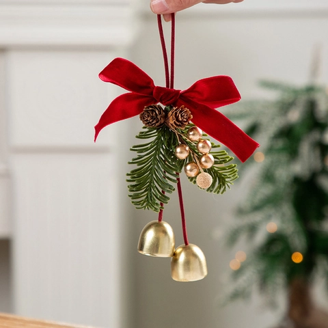 Adorno Colgante Para Árbol De Navidad Con Lazo De Terciopelo Rojo Piñas Campanas De Metal Y Agujas De Pino Decoración