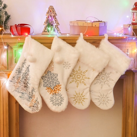 Christmas Stockings White Plush Velvet Snowflake Pine Tree Embroidery Hanging Gift Bags Fireplace Decor Festival Pompoms