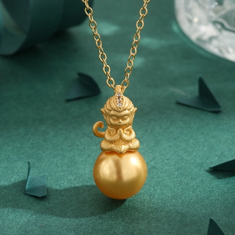 Collana con Ciondolo Re Scimmia Sun Wukong in Stile Cinese Rame Placcato Oro con Zirconia e Perla Artificiale per Donna Gioielli Vintage