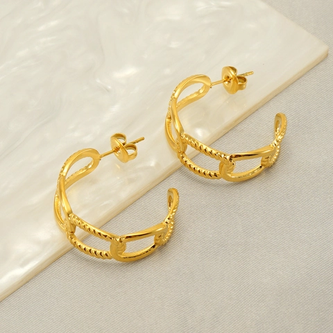 C-Shaped Hoop Earrings For Women 18K Gold Plated Stainless Steel Twisted Chain Design Retro Geometric Style