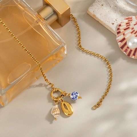 Vintage Conch Shell Pendant Necklace For Women Stainless Steel Blue And White Porcelain Bead Ocean Style Jewelry
