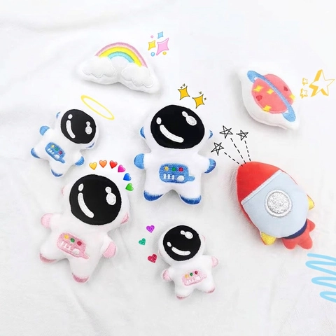 Broches En Peluche Astronaute Espace Fusée Pins Patchs Brodés 3D Décoration DIY Vêtements Sac Mignon