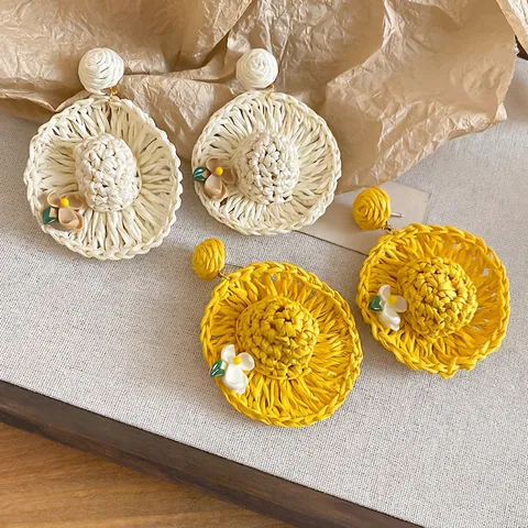 Raffia Stroh Gewebte Sonnenhut Hängeohrringe Mit Silbernem Ohrstecker Bohemian Blumendekor Für Damen