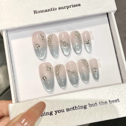 Handgemaakte Press-on Nagels Kattenoog Blauw Grijs Gradiënt Steentjes Franse Stijl Luxe Elegante Kunstnagels