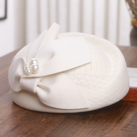Cappello Pillbox Vintage Francese Pura Lana Con Fiocco Perla Artificial E Velo A Rete Fascinator Elegante Per Donne