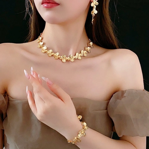 Collana Bracciale Orecchini A Fiore Con Perno In Argento Lega Placcata Oro Texture Spazzolata Gioielli Vintage Eleganti Donna