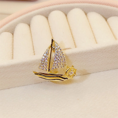 Elegante Zeilboot Broche Voor Heren Dames Koper Zirconia Ingelegde Nautische Zeilboot Reversspeld Mode Sieraden Accessoires Cadeau