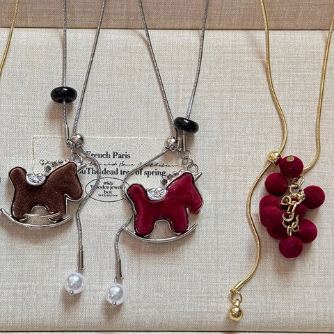Long Sweater Necklace With Flocking Grape Pendant Adjustable Copper Alloy Chain Vintage Autumn Winter For Women