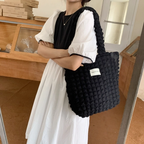 Damen Popcorn Textur Blasen Stoff Tragetasche Große Kapazität Einfache Japanische Stil Polyester Schulter Handtasche