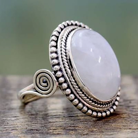 Vintage Böhmischer Ovaler Imitations Mondstein Legierung Ring Für Damen Punk Stil Scrollwork Retro Schmuck