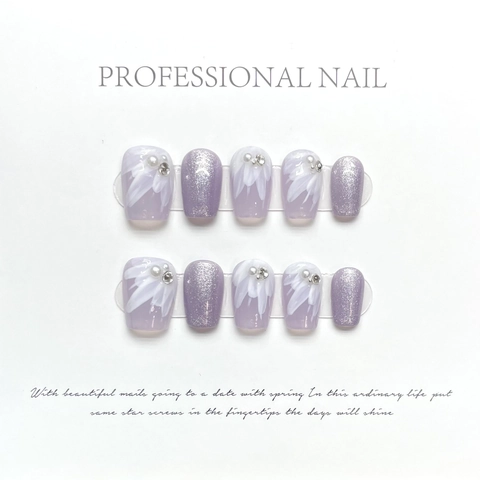 Unghie Finte Fatte A Mano Lavanda Viola Margherita Bianca Dipinta A Mano Perla Artificial Strass Glitter Lucido Elegante