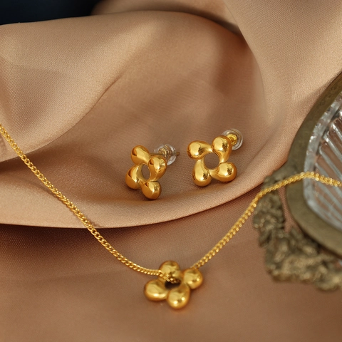 Bloem Ketting En Oorbellen Sieraden Titanium Staal Verguld Minimalistisch Hol Vier Blad Bloem Hanger Voor Vrouwen