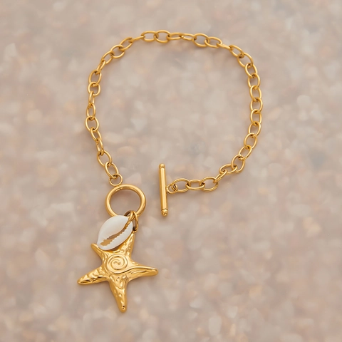 Pulsera Con Colgante De Estrella De Mar Y Concha Acero Inoxidable Chapado En Oro 18K Textura Martillada Cierre OT Joyería Mujer