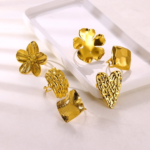 Vintage Flower Stainless Steel Ring Gold Textured Adjustable Open Band Palace Style Elegant Jewelry For Women