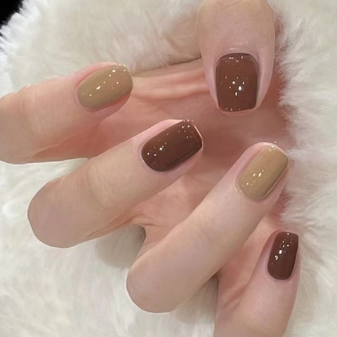 Press On Nails Mocha Brown Glossy Short Square Round Fake Nails For Women Daily Wear Minimalist Autumn Winter Style