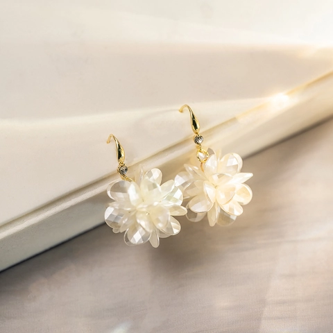 Orecchini Pendenti Eleganti Donna Fiore Resina Bianca Nappa Lunga Lega Oro Strass Con Silver Earring Post Floreali