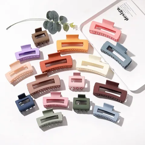 Matte Hair Claw Clip Large Square Hollow Geometric Plastic Nonslip Hair Catch Barrette Styling Tool For Women