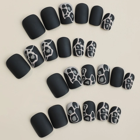 Unghie Finte A Pressione Nero Opaco Con Motivo Leopardato Forma Quadrata Corta Per Donne Manicure Quotidiana