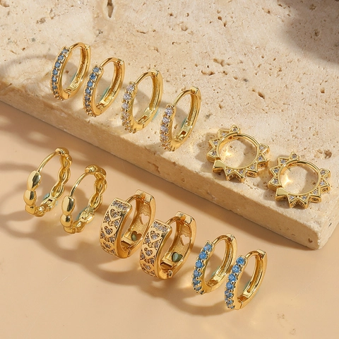Orecchini a Cerchio Huggie in Rame e Zirconia Per Donna Stile Coreano Placcato Oro Cuore Ingranaggio Orecchini Geometrici Gioielli