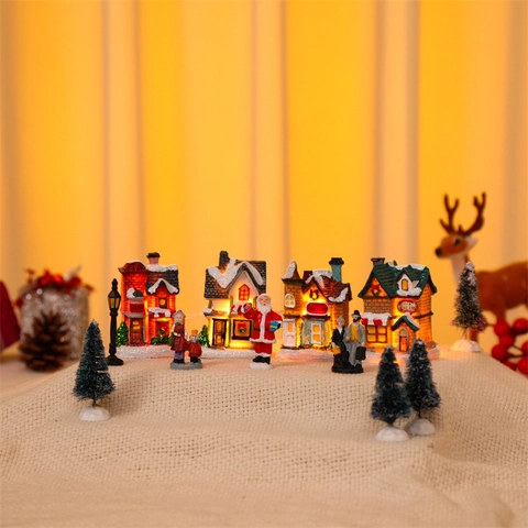 Decorazioni Per Case In Miniatura Del Villaggio Di Natale Resina Lucida LED Vista Neve Ornamento Da Scrivania Regalo