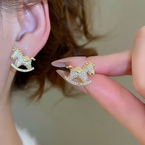 Orecchini A Perno Cavallo A Dondolo Scintillanti Con Perno Argento Rame Zircone Gioielli Lusso Carini Per Donne