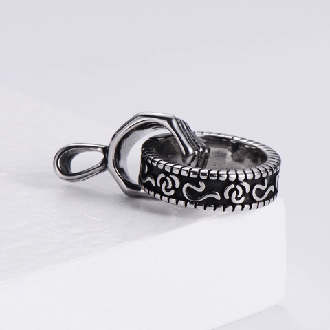 Skeleton Hand Gripping Ring Pendant Necklace 304 Stainless Steel Gothic Punk Retro Jewelry