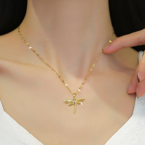Collana In Acciaio Inossidabile Placcato Oro Con Pendente A Libellula Svuotata E Zircone Pietra Goccia D'acqua Elegante