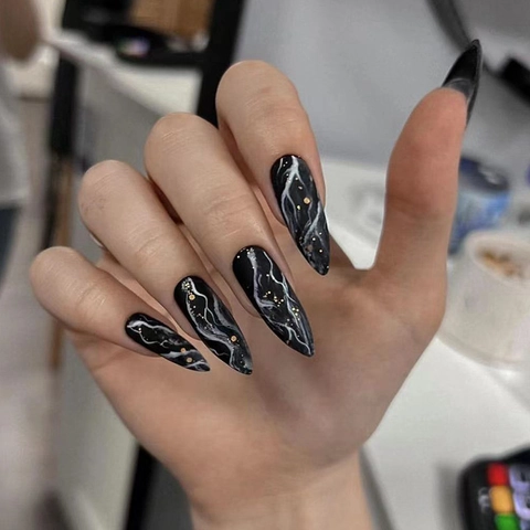Lange Stiletto Aufklebe Nägel Schwarz Marmormuster Weiße Adern Gold Glitzer Folie Glänzende Falsche Nägel Für Damen