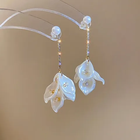 Eleganti Orecchini Pendenti Con Petali Bianchi Per Donna Con Zircone Zirconia Lega E Perno In Argento