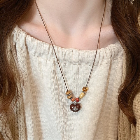 Vintage Lange Pulloverkette Halskette Mit Herz Harz Anhänger Holzperlen Und Wachsseil Ethno Stil Für Damen