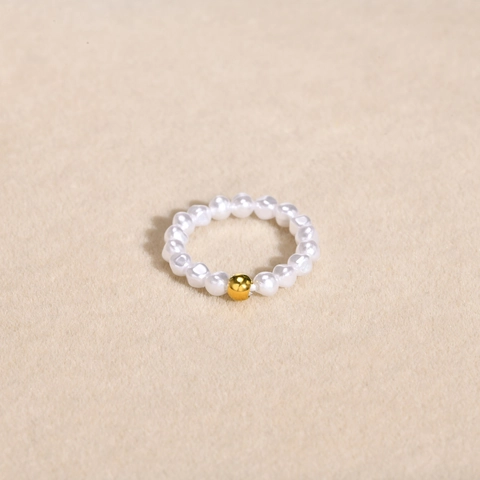 Minimalistischer Künstliche Perlenring Für Damen Mit Simulierten Künstliche Perlen Und IP Gold Plattierter Edelstahlperle Elastischer Französischer Stil