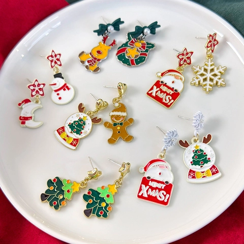 Weihnachts Ohrringe Legierung Emaille Asymmetrisch Stecker Weihnachtsmann Elch Schneemann Weihnachtsbaum Party Schmuck Damen