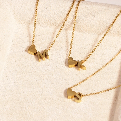 Collier Pendentif Cœur Lettre Initiale Plaqué Or 18K Acier Inoxydable Bijoux Minimalistes Pour Femmes Style Commute Versatile
