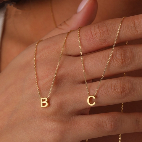 Collana Con Pendente Lettera Iniziale Placcata Oro 18K Acciaio Inossidabile Lucidato A Specchio Gioielli Alfabeto Donna