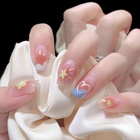 Press On Nails Blush Effekt Blumen Herz Stern Muster Süßer Sommer Stil Glänzende Künstliche Falsche Nägel Für Damen