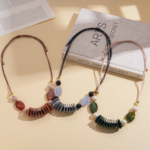 Retro Ethnic Layered Necklace With Acrylic Oval Beads And Imitation Artificial Pearls Adjustable Woven Rope Chain For Women