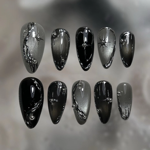 3D Katzenauge Press On Nägel Mandelform Dunkel Gotisch Sternenlicht Unregelmäßig Silber Metallischer Luxus Maniküre
