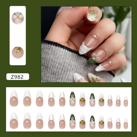 Press On Nägel Französischer Stil 3D Weiß Grün Kamelienblüten Mit Künstliche Perlen Goldperlen Mandelform Künstliche Nägel Für Frauen Elegante Maniküre