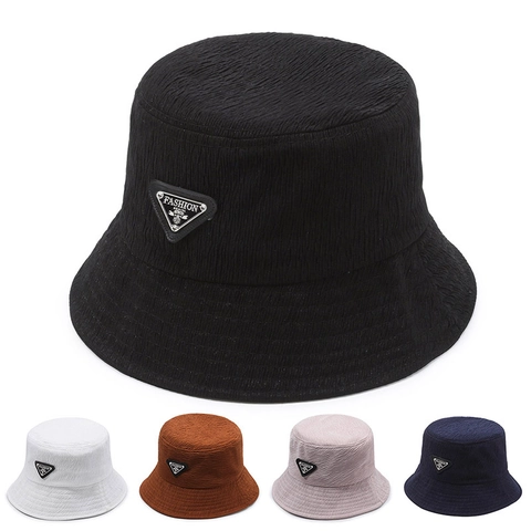 Fashion Bucket Hat Crushed Texture Sun Protection Adjustable Chin Strap Triangle Badge For Women Men Trendy Outdoors