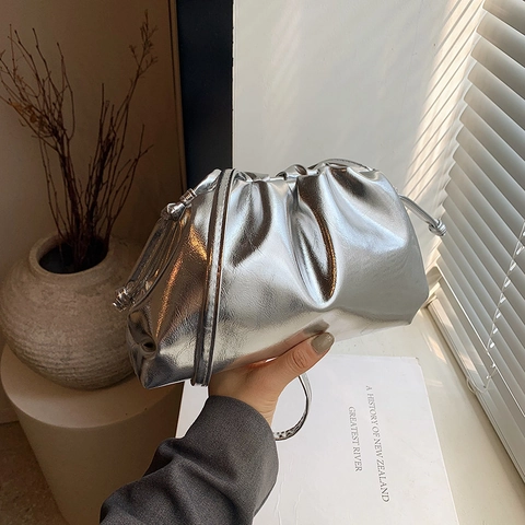 Borsa Nuvola In Pelle PU Metallica Pochette Pieghettata Arricciata Borsa A Tracolla Dumpling Per Donna Streetwear Elegante